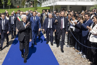 Mattarella: "IA potente alleato per lavoro più degno